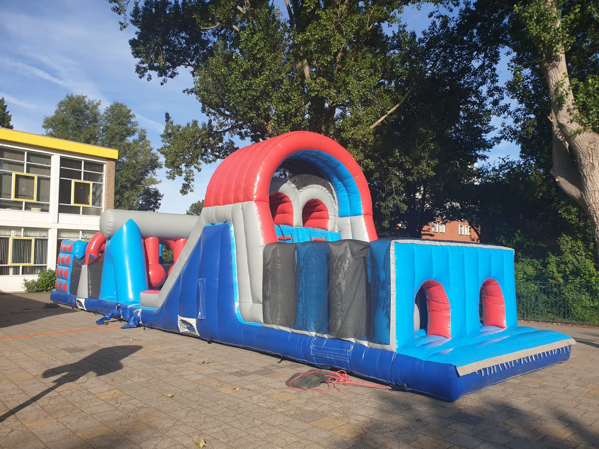 Op 22 juli is de zomerschool 2019 bij De Zuidwester heel feestelijk geopend. Meer dan 100 kinderen van De Zuidwester, Petrus Dondersschool en de Erasmusschool zijn vandaag begonnen op de zomerschool 2019. sbbdenhaag.nl/nieuws/2019/fe… #bbsdh #onderwijsdh