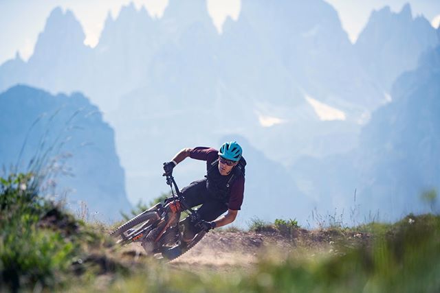 ROTWILDBIKES's tweet photo. Looks like the R.X750 is enjoying the #paganella trails.
.
📷 @6stili
.
#rotwildbikes #bigmountain #skiptheordinary #adventuremaker #enduromtb #gravity #mtbenduro #mountainbike #bikepark #dolomitipaganellabike #dolomiti #mtbiking #mtbpage #mtb… https://t.co/kN9avBl3ye https://t.co/7vd5CFiWWP