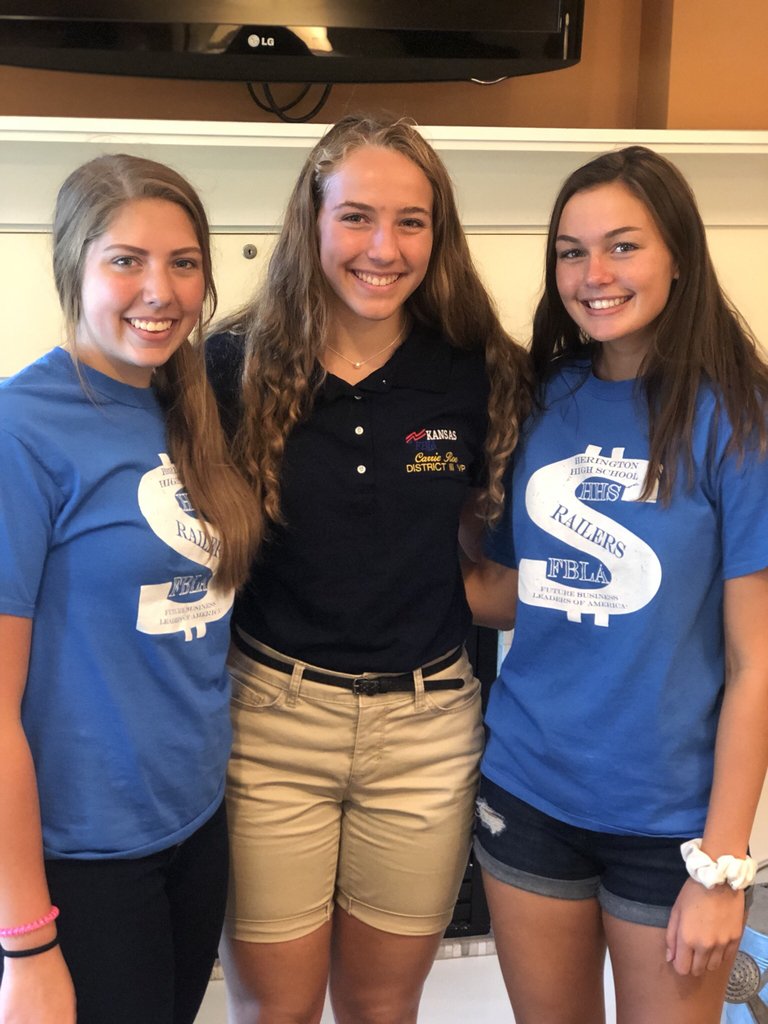 Herington Schools tweet media