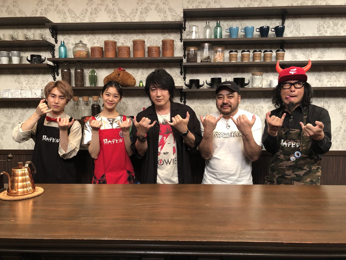 ｔｖｋ テレビ神奈川 深夜０時から 関内デビル 今週のバイトは大智くん 加村真美の一枚の写真 ウィークリーゲストはsurface 前回出演時から変わったことは T Co O6cyjb9dud Surface 泉大智 Dish 加村真美 大場英治 Tvk