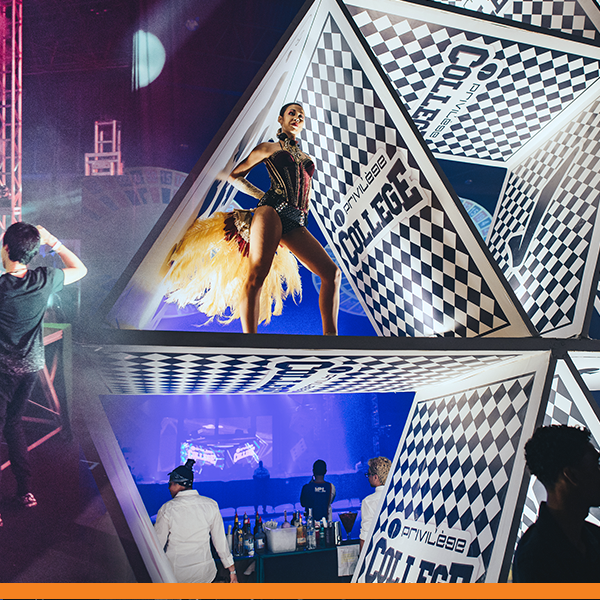 gabaritoeforma's tweet photo. Cada segundo dessa experiência é vivido com muita intensidade 💥

#GabaritoEForma #Formatura #Kalango #Eventos #FestadeGala #ColacaodeGrau #ReinventandoFormaturas #RJ #Festa https://t.co/e0zYIJqKoA