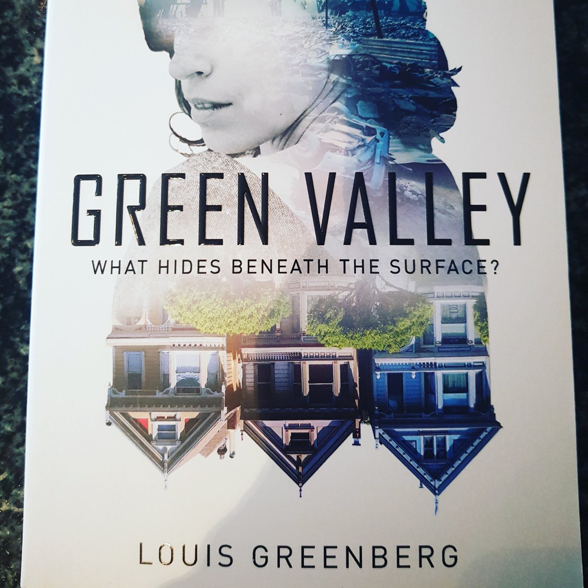 GailSchimmel's tweet image. Look what I got! An ARC of @louisgreenberg 's new book. So excited!
#amreading #ReadSA