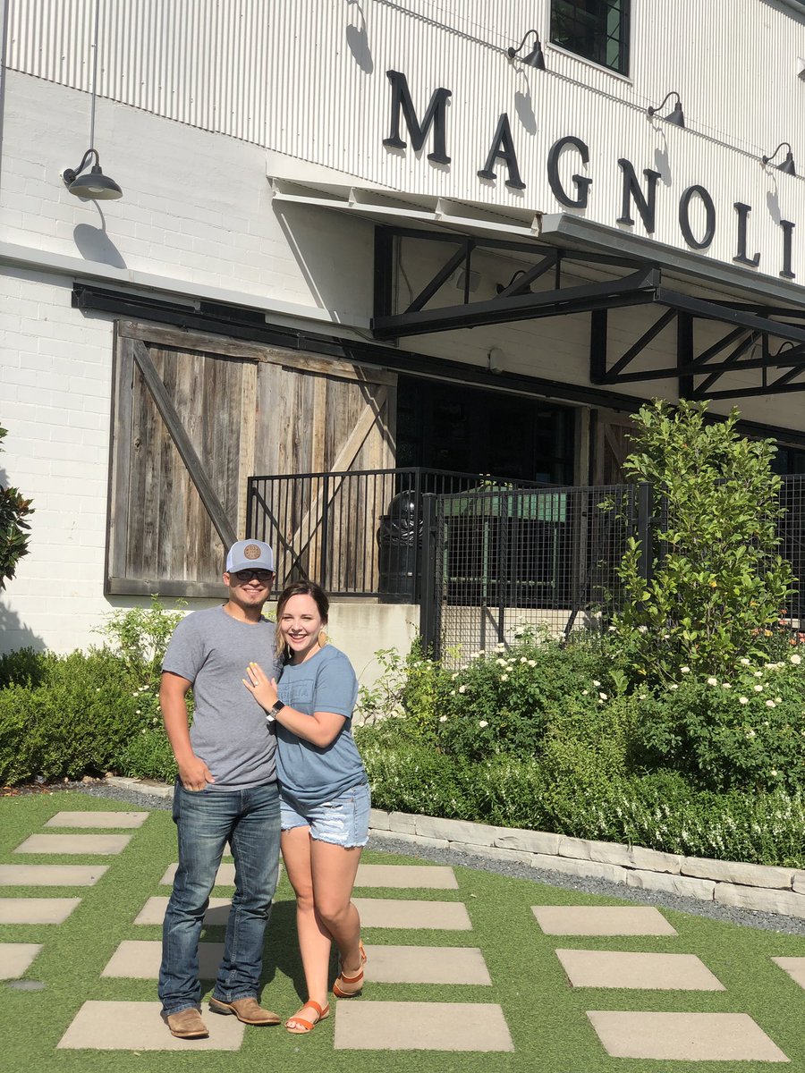 ChelsieDeanne's tweet photo. WE’RE GETTING MARRIED!!! https://t.co/sSe04ZBngK