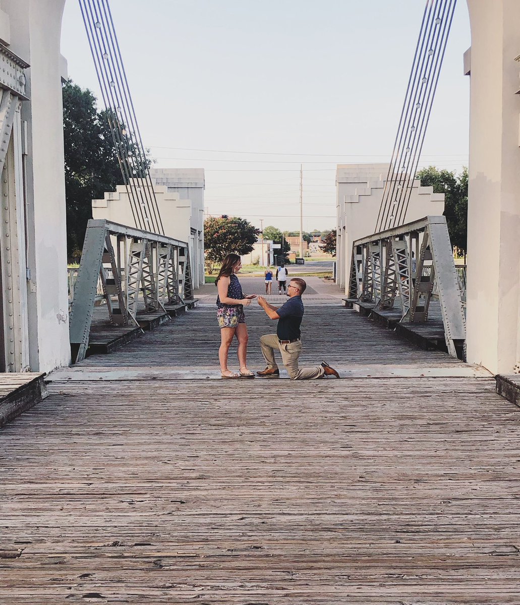 ChelsieDeanne's tweet photo. WE’RE GETTING MARRIED!!! https://t.co/sSe04ZBngK