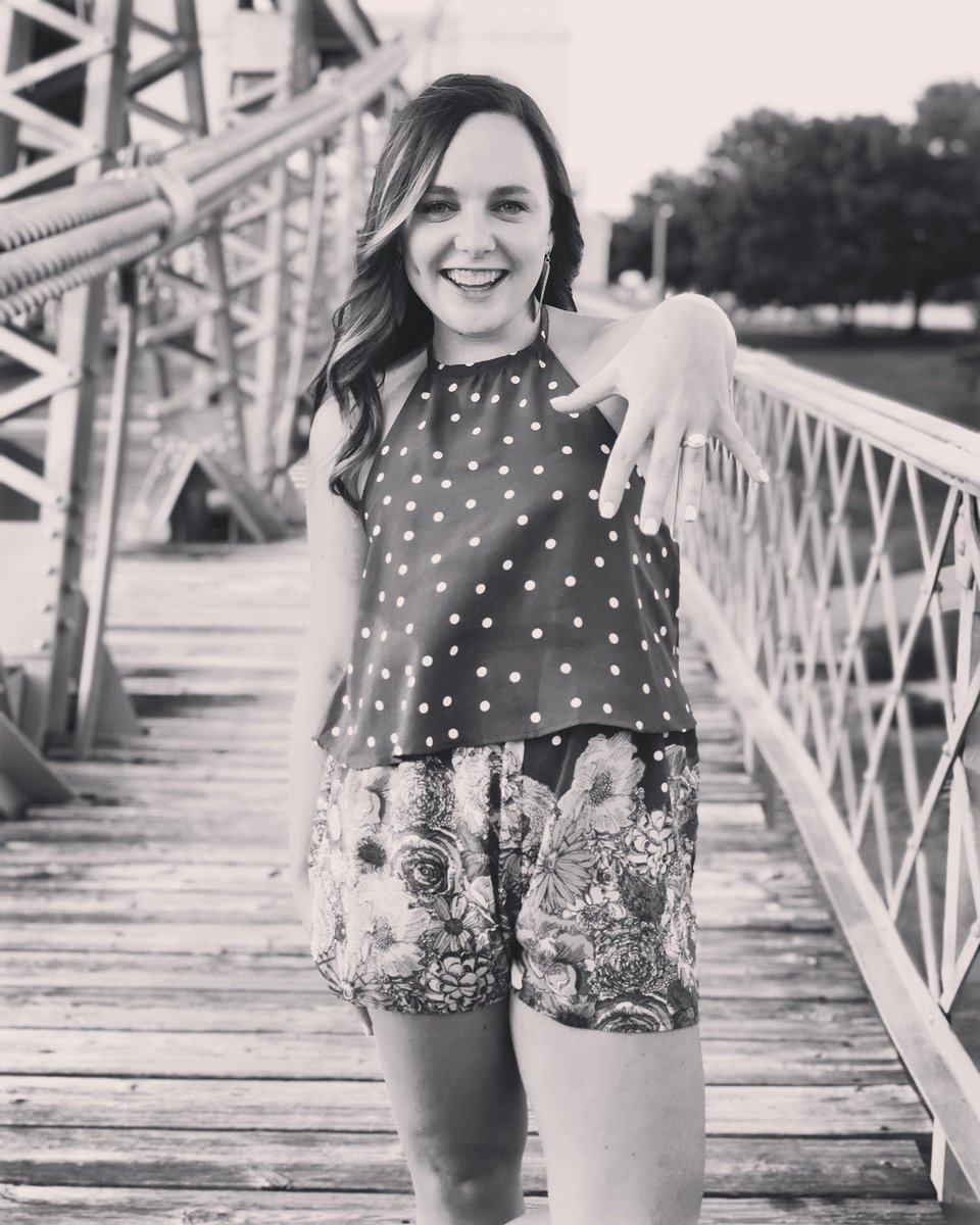 ChelsieDeanne's tweet photo. WE’RE GETTING MARRIED!!! https://t.co/sSe04ZBngK