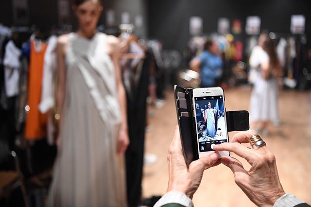 SECOLI FASHION SHOW. Dietro le quinte dell’evento finale di @istituto_secoli ⚡️⚡️
.
.
#fashiongraduateitalia #basemilano #fgi2019 #fashionweek #potd #tbd #design #fashion #milano #fashionschool #fashionevents #fashioneveryday #piattaformamoda ift.tt/2XSaVCC