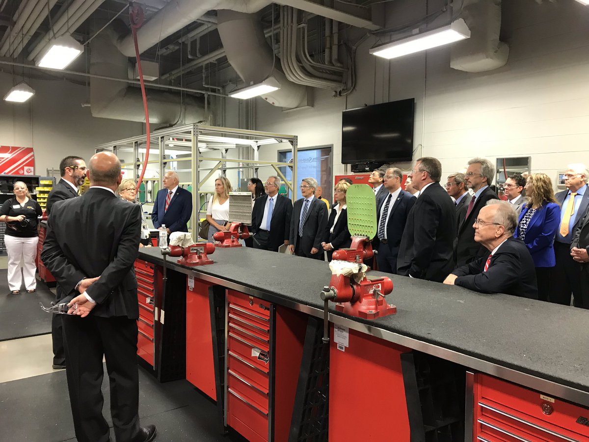 StephanieHarder's tweet photo. Showcasing our community’s aviation and aerospace genius with @NASA @JerryMoran @wsutech and @NIAR_WSU https://t.co/70bZW7j3ad
