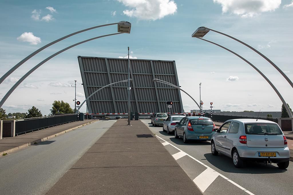Schoterbrug in Haarlem lang open door problemen met pompen, hitteplan voor bruggen van kracht dlvr.it/R8sgwJ
