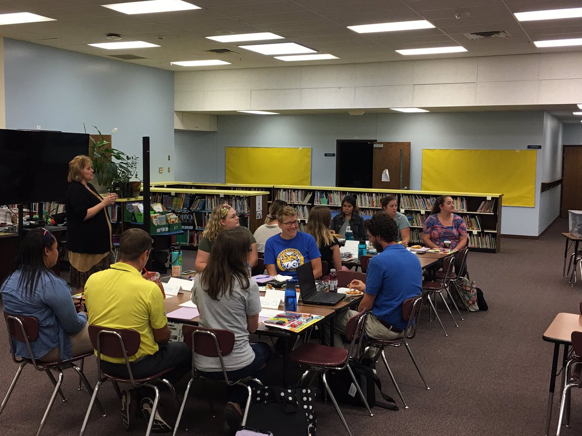 BrickerHSD2's tweet photo. Bricker new hires getting down to business! #lead2succeed https://t.co/xPlCElXOeG