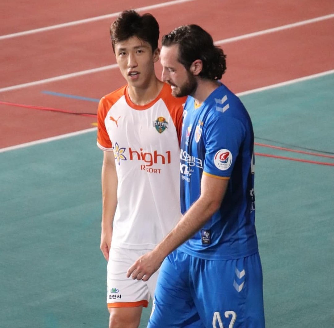 rioriver_'s tweet photo. #kleague
#蔚山現代
#울산현대
20190721
R22 蔚山×江原
#MixDiskerud 選手と
昨年移籍当時のチームメイト
#イヨンジェ 選手 https://t.co/Kw8Im0bEvx