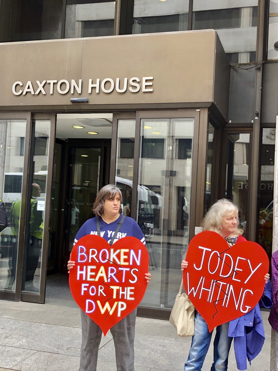 paulapeters2's tweet photo. #DWPDeaths outside DWP Caxton House @dozzyangel with Joy Dove @WomenStrike @NicolaCJeffery @MrTopple @depresseddawg74 @and_unite @Dis_PPL_Protest @RespectIsVital @EllenClifford1 @BENEFITS_NEWS https://t.co/chJlzPZpWO