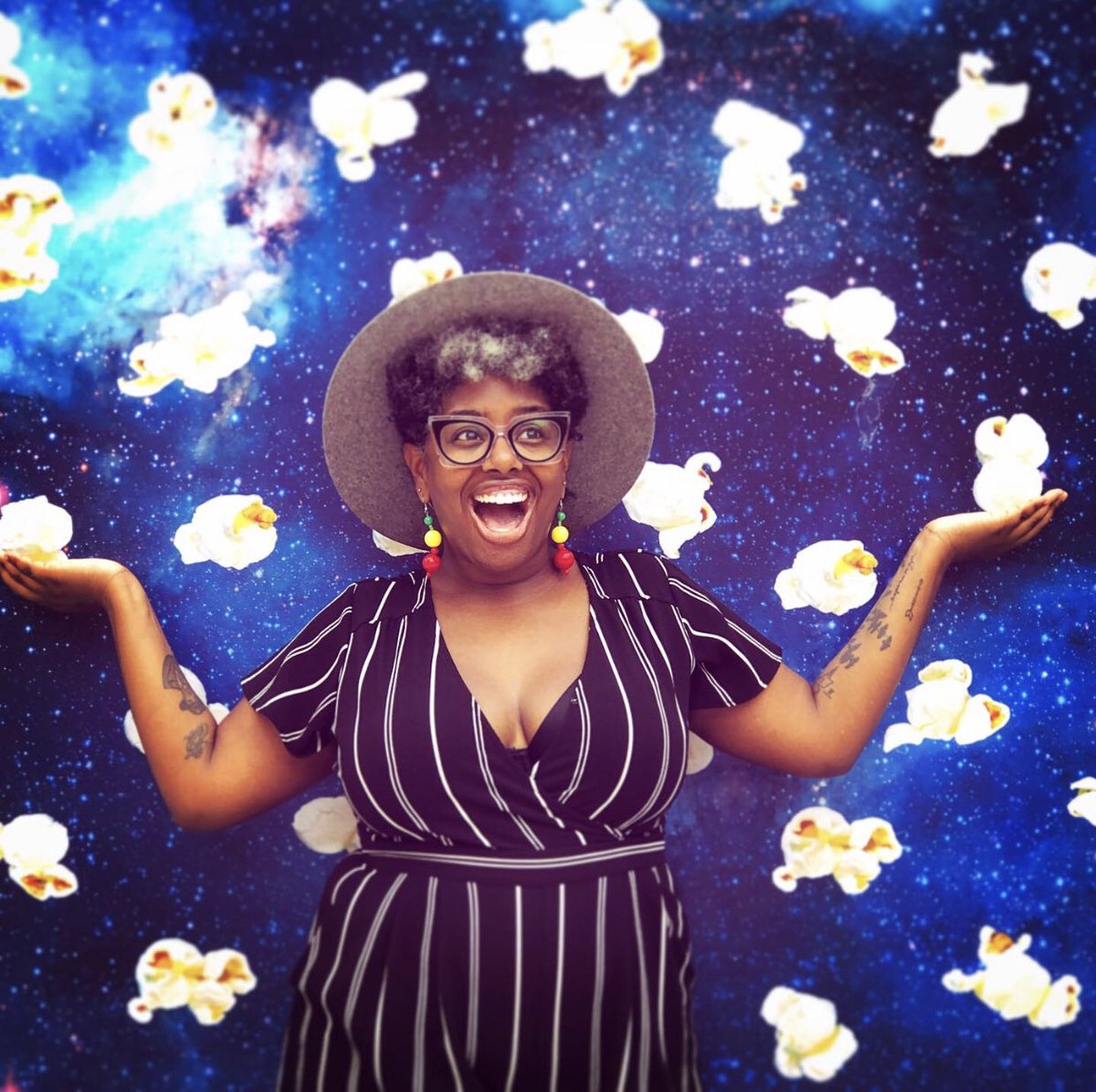 TheTeriGamble's tweet photo. What’s poppin’? 🍿 Oh just having a grand time in Montreal with @shortroundprods as we rehearse #FilamentTheShow for the @edfringe See us with @FollowTheCow 🎪 📸 bekah burke https://t.co/3fnpuKX0NX