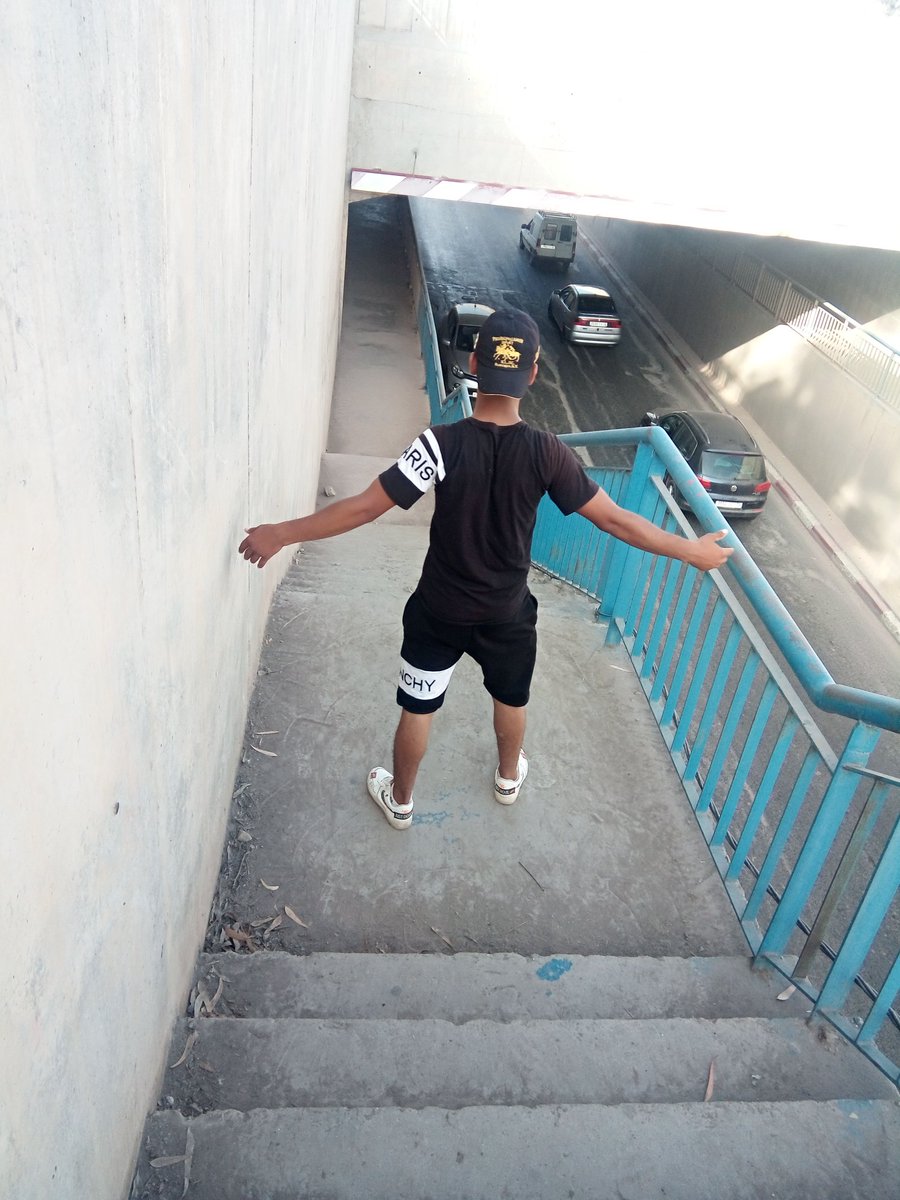 الـشـيء الـوحـيـد الـذي سـيـجـعـلـك تـأمـن

مـسـتـقـبـل أولادك فـي هـذه الـبـلاد هـو ألا تـنـجـبـهـم