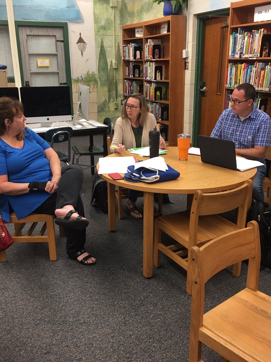 robynfellis's tweet photo. Learning the “why” in our Leadership Team meeting this morning!  What a great group of leaders!  #grrreatNESs #learnthewhy https://t.co/eRWGnkKT9b