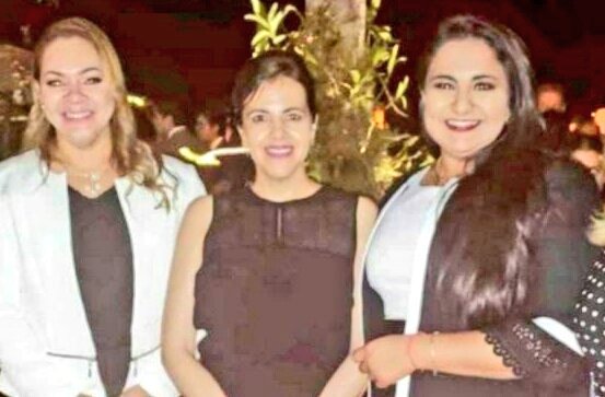 EdmundoGarZam's tweet photo. Reunión de socios @35PAIS @BloqueCREO21.

@LassoGuillermo invitó a ministra .@mariapaularomo y Asambleísta .@cesarlitardo a celebrar los $ 50 millones que el #BID entregará al Banco de Guayaquil, gracias a la gestión del gobierno.

Con @Lenin la banca celebra y el pueblo quiebra. https://t.co/2vVTHtkl6N