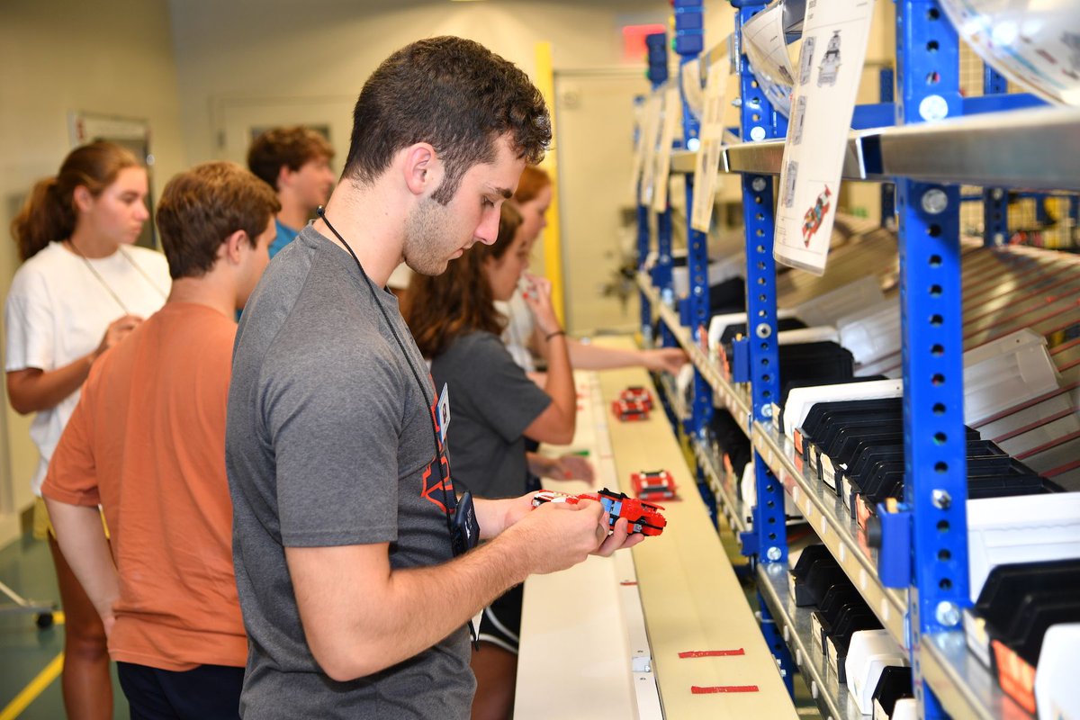 Auburn_ISE's tweet photo. Top-performing high school engineering enthusiasts joined us for the Senior Tigers, Junior Tigers, and Women in Engineering camps to see what it would be like to pursue an engineering degree at Auburn! Campers even got to test drive our Lego Lab 🚗 https://t.co/UpLIkB84SO