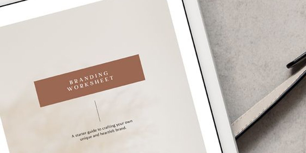 Free Branding Worksheet for creative business owners. For start up #photographers, interior designers and #florists.

bit.ly/TDAbranding

#weddingphotography #blogging #branding #interiordesigner