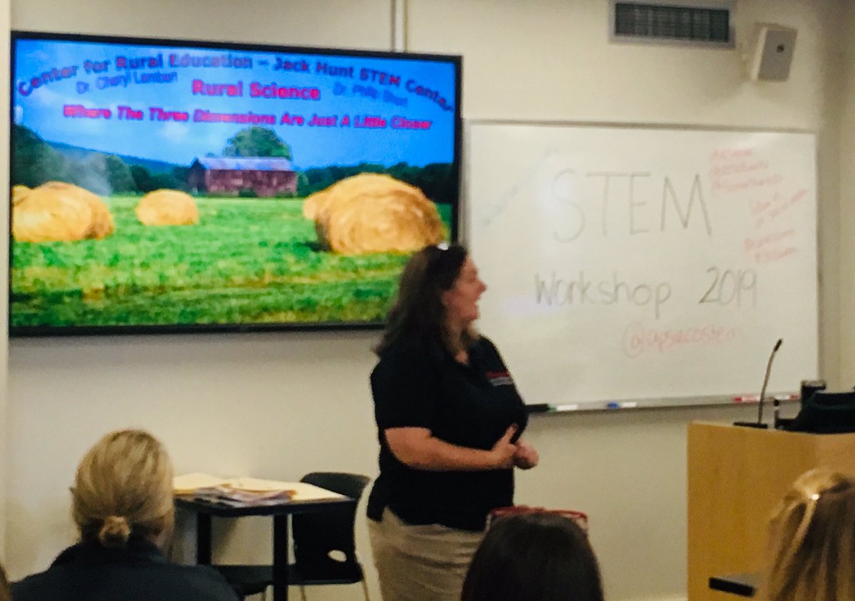 APSUeduc's tweet photo. @lambert623 kicking off the #ruralscience #3Dscience workshop for teachers from Houston and Humphrey counties @APSUCoSTEM @APSURuralEd https://t.co/mM1sDAexwU