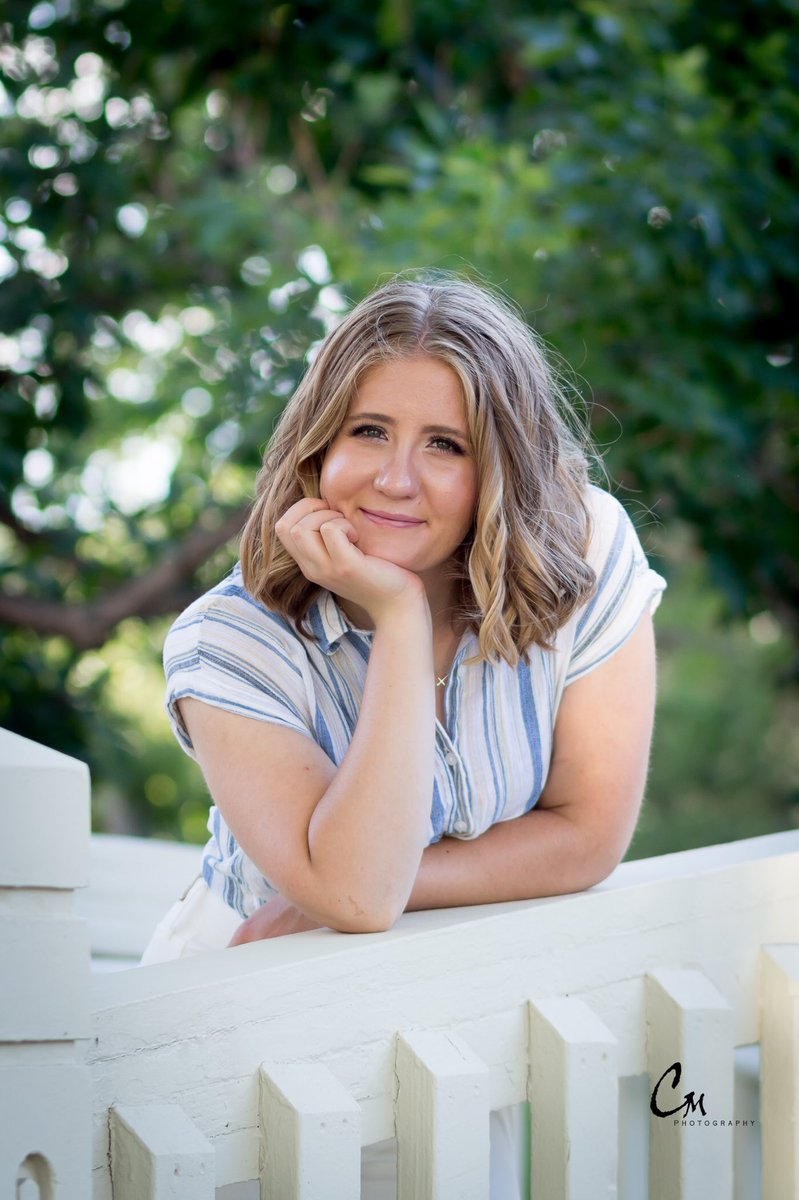 ohheyitssophiee's tweet image. we love a good lil glow up #seniormonday haha