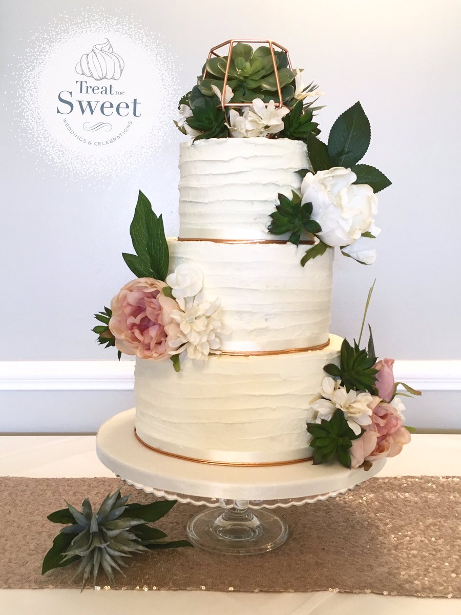 A 3 tiered Buttercream wedding cake delivered to Christchurch Harbour Hotel & Spa. What an amazing venue. 

#weddingcakes #hampshireweddings #dorsetweddings #tieredcakes #cakesinhampshire