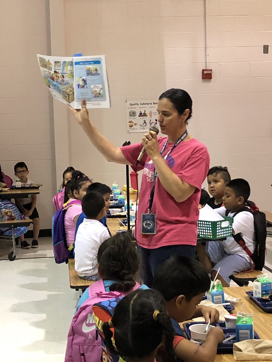 michelleroweT1's tweet photo. Shout out to Principal Svendsen who starts each summer school morning reading to the kids at breakfast. What a great way to build a culture of literacy and community! @westgatepwcs #PWCSTitleI https://t.co/1Wb4wCCiKQ