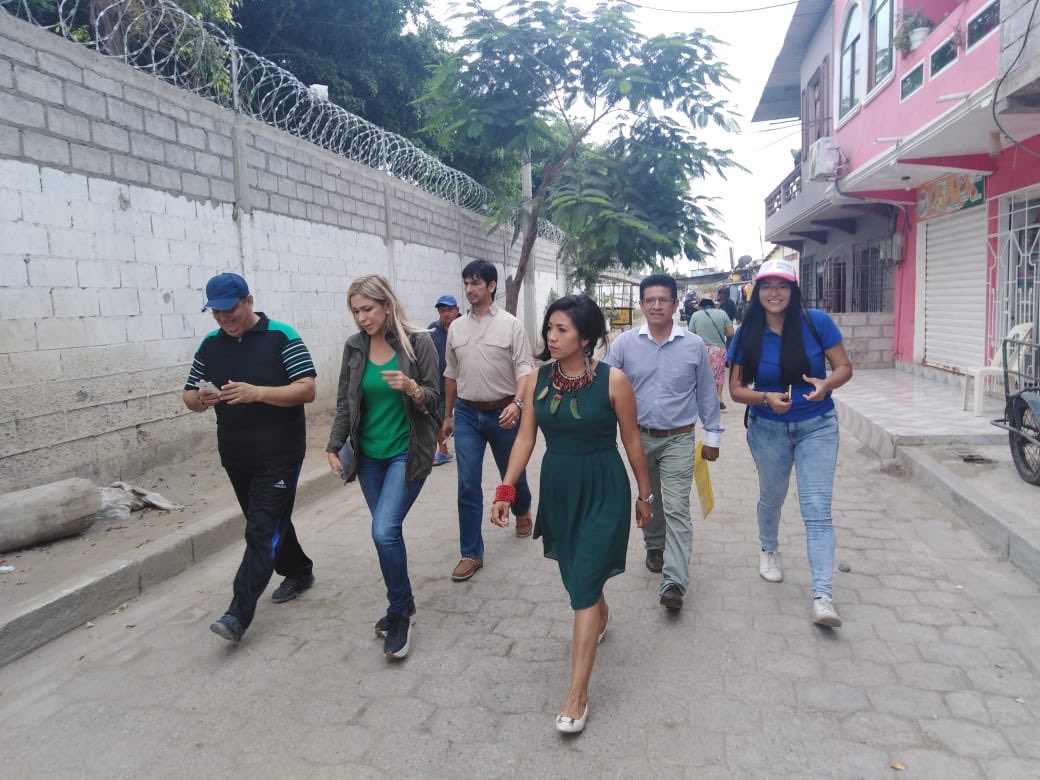 Compartimos experiencias con Susana Gonzales Viceprefecta del Guayas. Nos fortalecemos desde nuestras trincheras de trabajo en beneficio de nuestras provincias. 
Hay mucho que trabajar, hay mucho que aprender. 
#ÑAÑARITA 
#VICEPREFECTADENAPO