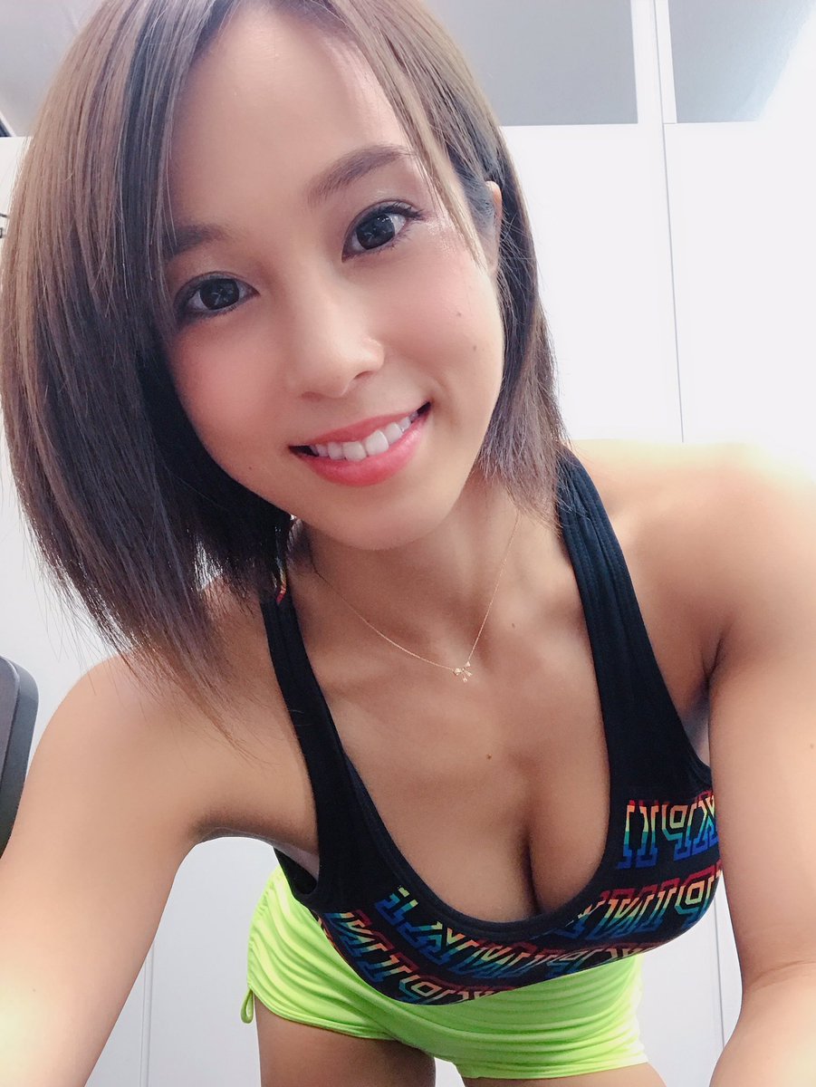 犬童美乃梨 On Twitter ついにお母さんまで みのトレ はじめました Https T Co 3tkk5witpw 今夜もみのトレ って来た 笑 Pink Victoriassecret Https T Co Exycitsqnr Twitter