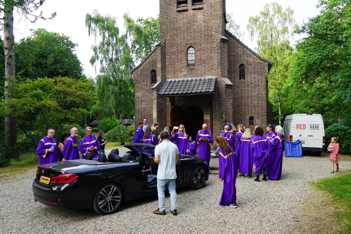 Het was een te gekke clipshoot! Vanaf aanstaande vrijdag is mijn nieuwe single overal beschikbaar 🙏 #Hemel #LieverEffeNietVandaag