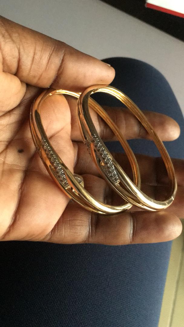 benson_kudirat's tweet photo. Sure you know who to DM when you're in need of Quality  Accessories!.Bangles available for#14500..Buy!Like! RT! Whichever, I owe you thanks. #HappyBlessedWeek #Accesories #mondaythoughts https://t.co/7AeqPHXLXm