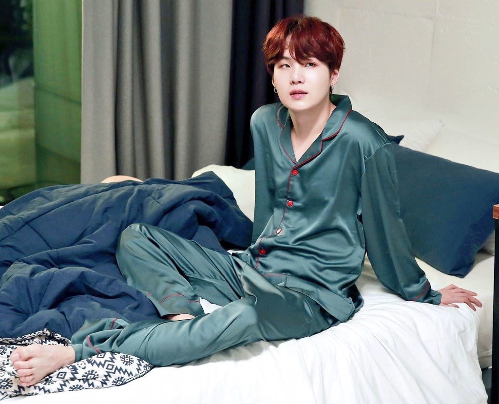 ミン 佐藤ちゃン ユンギのパジャマ姿ってほんと興奮材料でしかない夜に見るんじゃなかったhshs T Co N05wxk77u2 Twitter