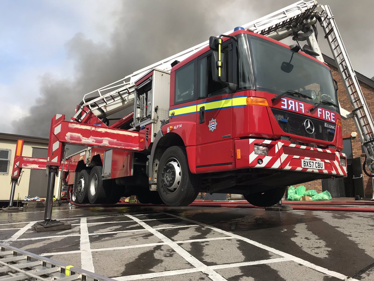 Crews from #Tottenham &amp; #Hornsey #RedWatch have spent the morning assisting at the 25 pump fire in #Walthamstow. #RedWatch have now been relieved by #BlueWatch crews on scene. Full details in the link ➡️ london-fire.gov.uk/incidents/2019…