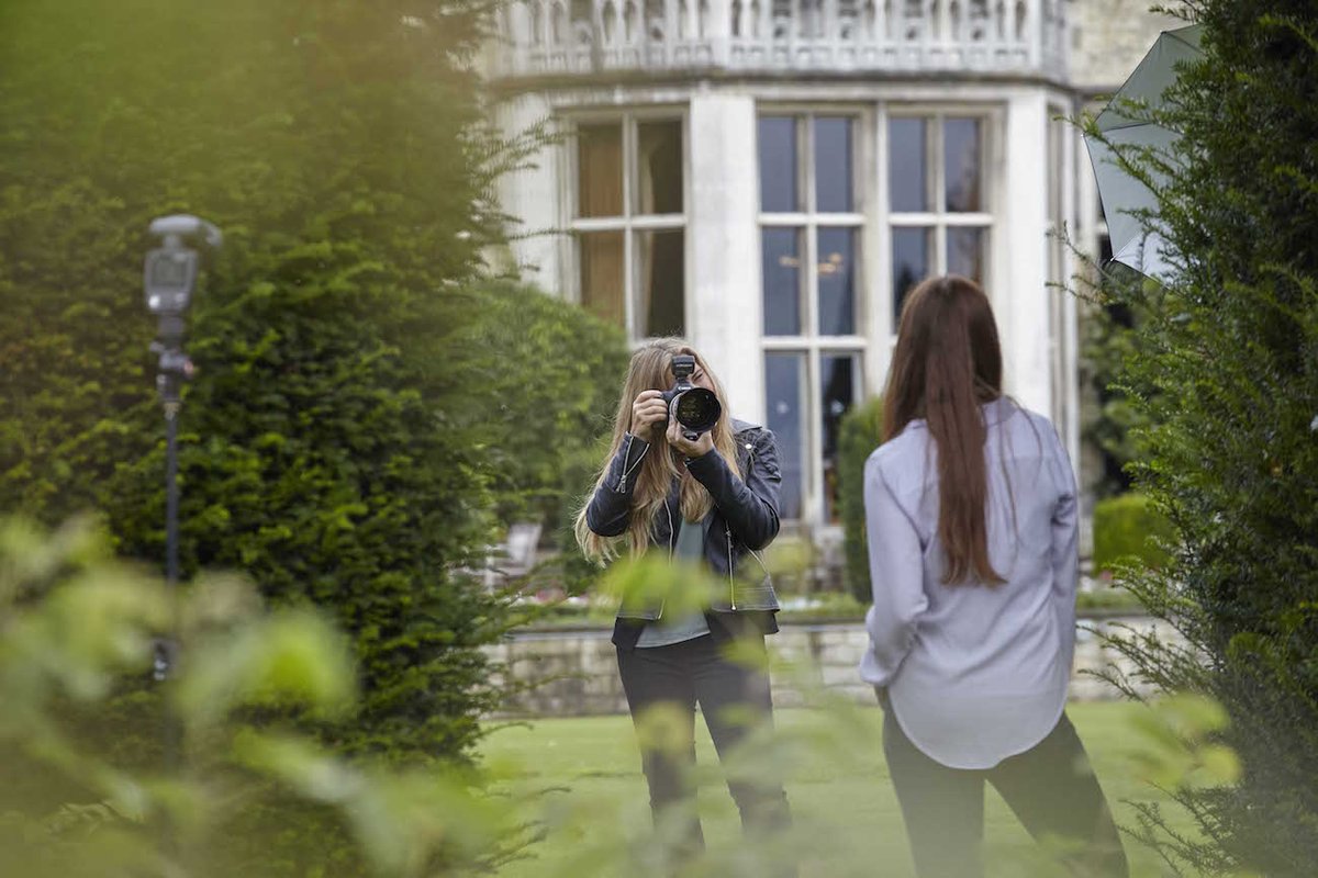 Want to learn how to create natural, beautiful light? Join @HannahCouzens at an exclusive Profoto Academy Workshop dedicated to all things light shaping and image creation.  

profoto.com/uk/local-stori… …
