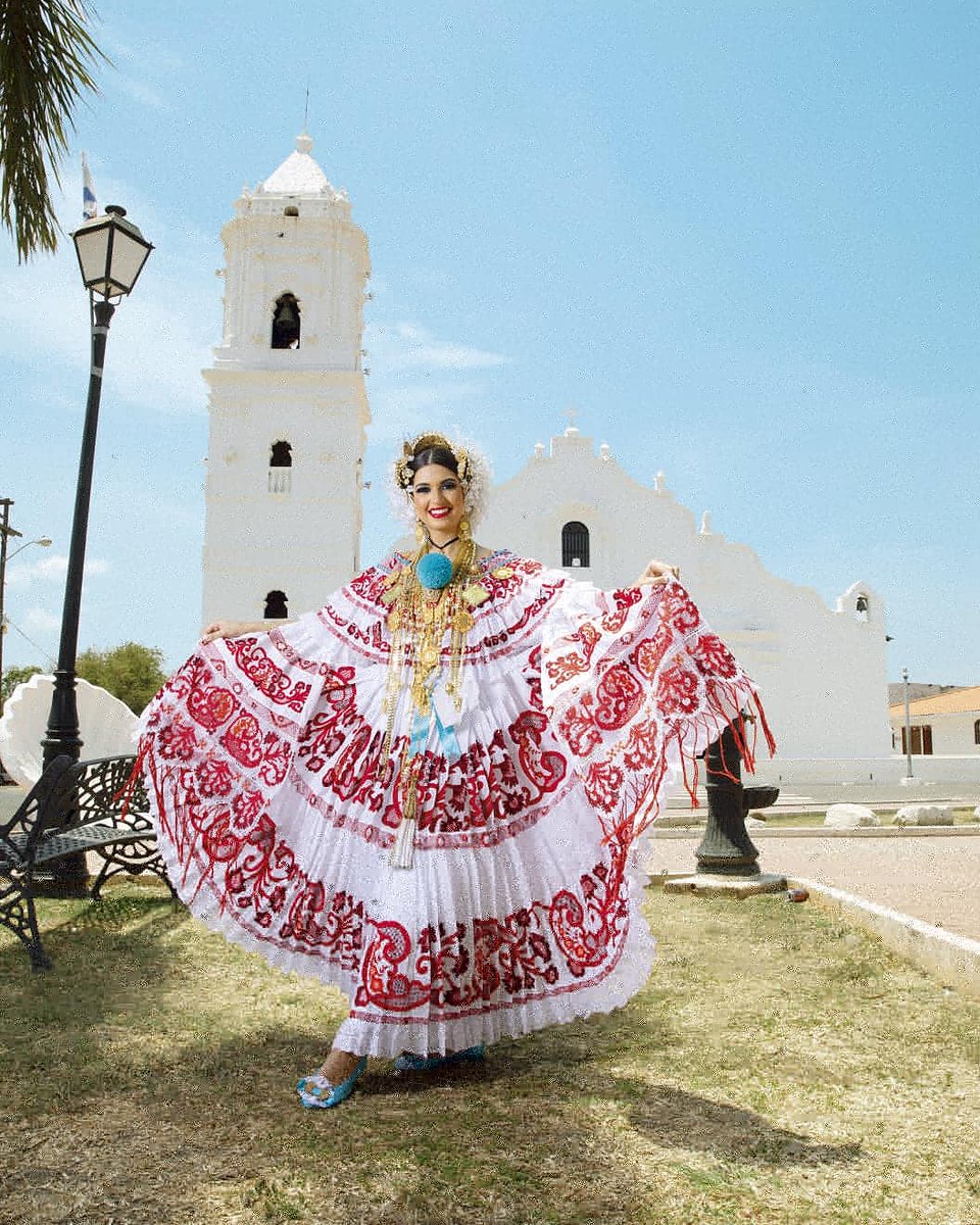 ATP_panama's tweet photo. 22 de Julio, Día Nacional de La Pollera. El traje típico más bello del mundo. ATP y SRM María Gabriela Cano Pinzón, invitan hoy al Concurso Nacional de La Pollera 2019 en el Gimnasio Auditorio de Las Tablas, 2pm, enalteciendo el orgullo por nuestras tradiciones #visitpanama https://t.co/Eh4wqVuNtg