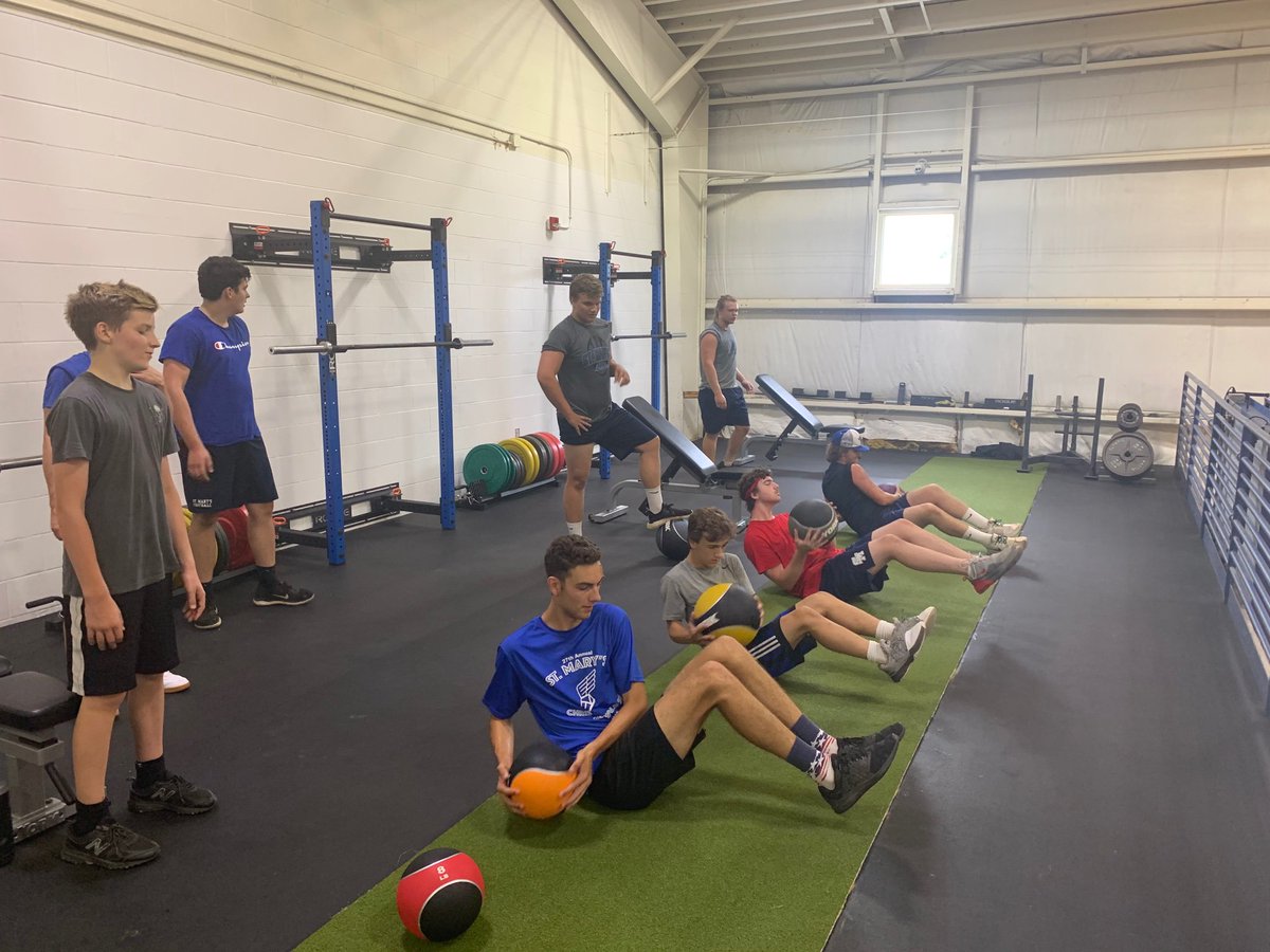 Football_SMH's tweet image. Bunch of guys in today doing work. Band of Brothers #foundationbuilding.