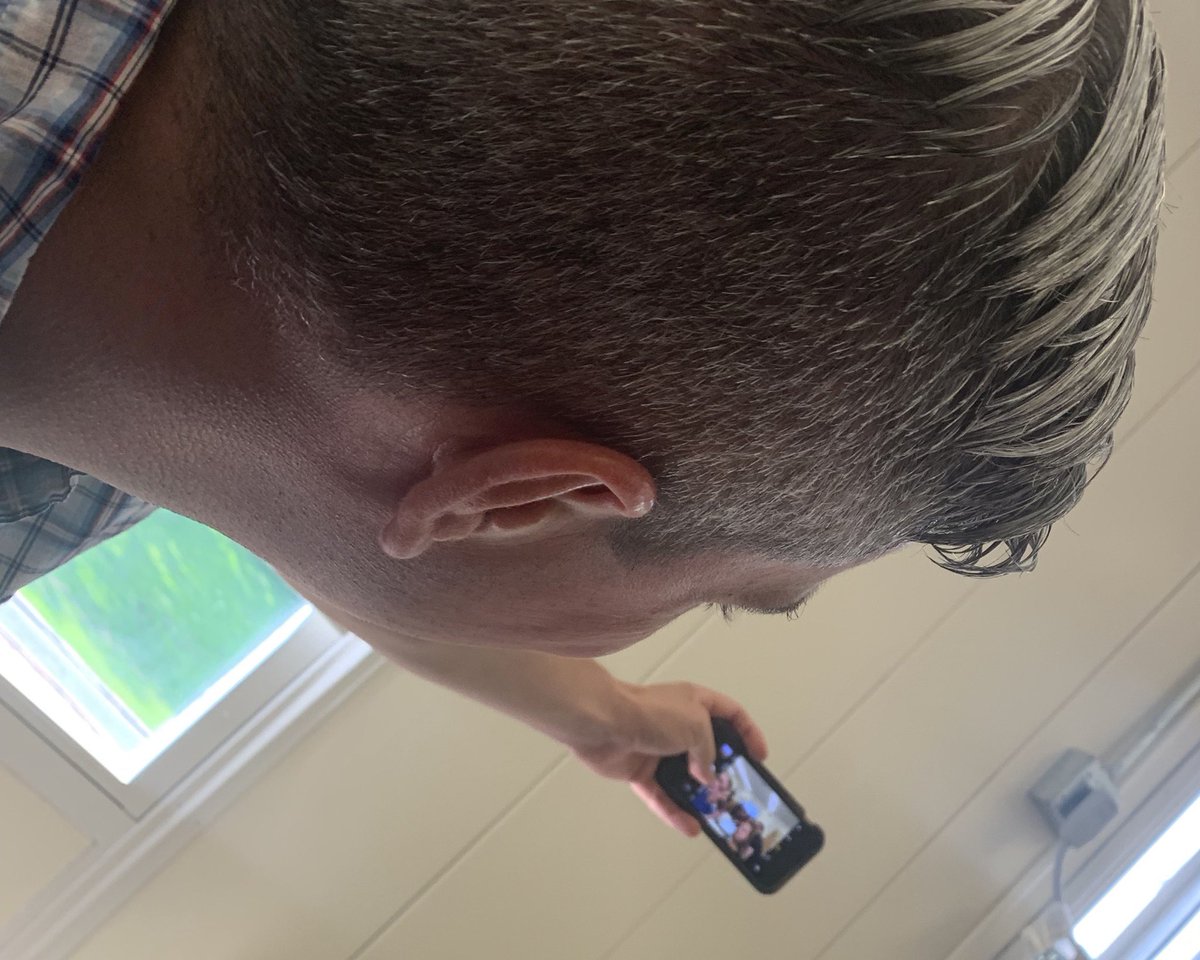 PS56R's tweet image. Success is getting up and trying one more time than you have gotten knocked down. Without the proper #learningdispositions we cannot achieve success @TheSocialCore #InspireD31 @SIBOD31 a pic of taking the selfie @THEPubSchool13 @CGoffredoZapata @24prideofgk @IS75Paulo