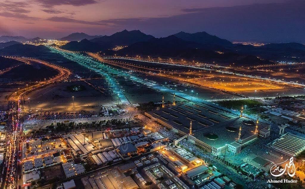 تتطلع المملكة العربية السعودية من خلال أهداف رؤية ٢٠٣٠ إلى زيادة أعداد الحجاج و المعتمرين لإتاحة الفرصة لأكبر عدد ممكن من المسلمين من أداء فريضة الحج والعمرة.

عدسة: <a href="/Ahmedhader/">Ahmed Hader</a>