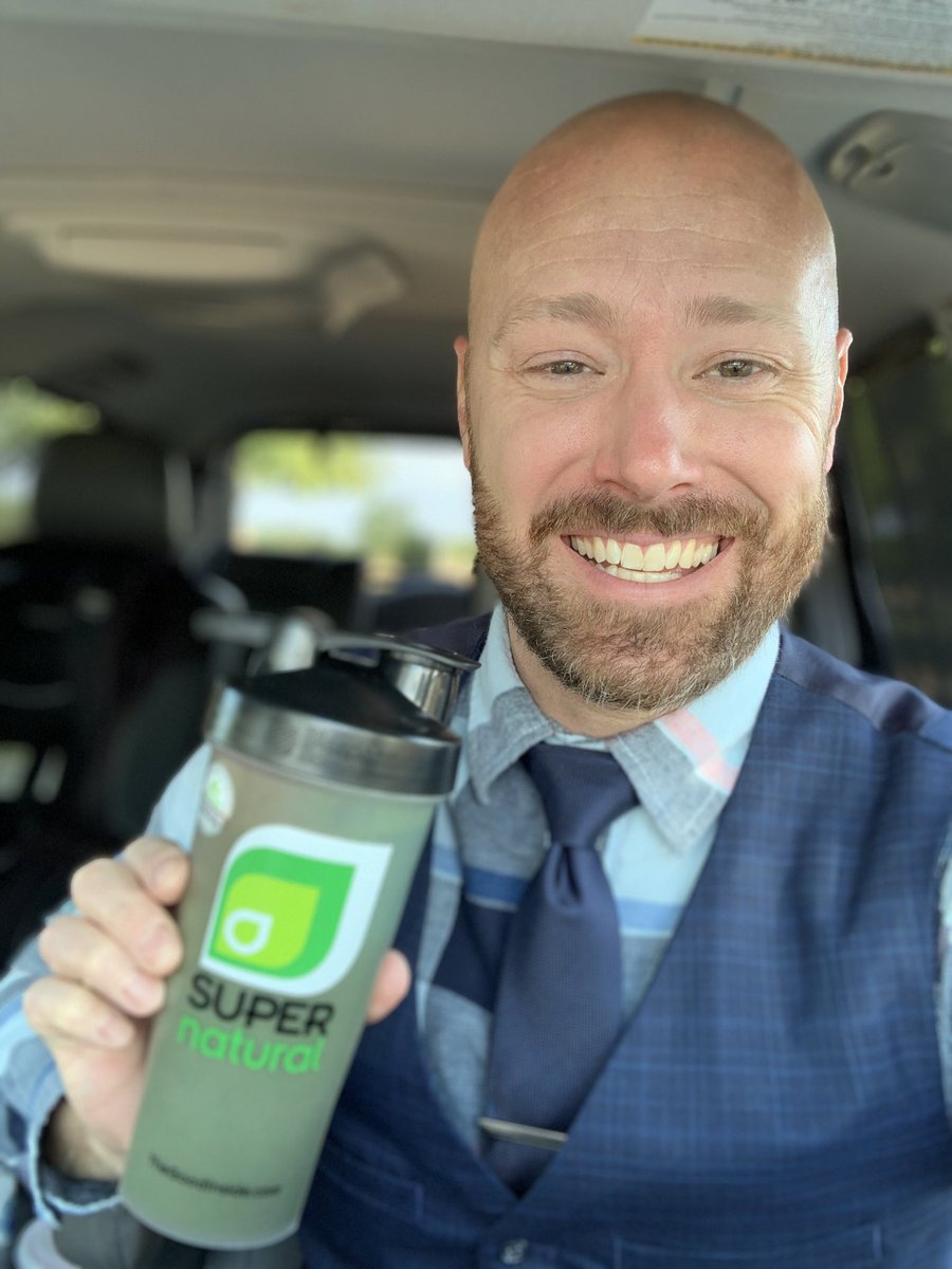 ajvock's tweet photo. Day #2 of my #TransformationChallenge! There is nothing better than this powerful smoothie that can help me get through the day! So much energy and SO DELICIOUS! #TheGoodInside #TouchstoneEssentials #WeightLoss #Nutrition #Supplements #Vegan https://t.co/i5GboxWFrJ https://t.co/8eLoG9I8rO
