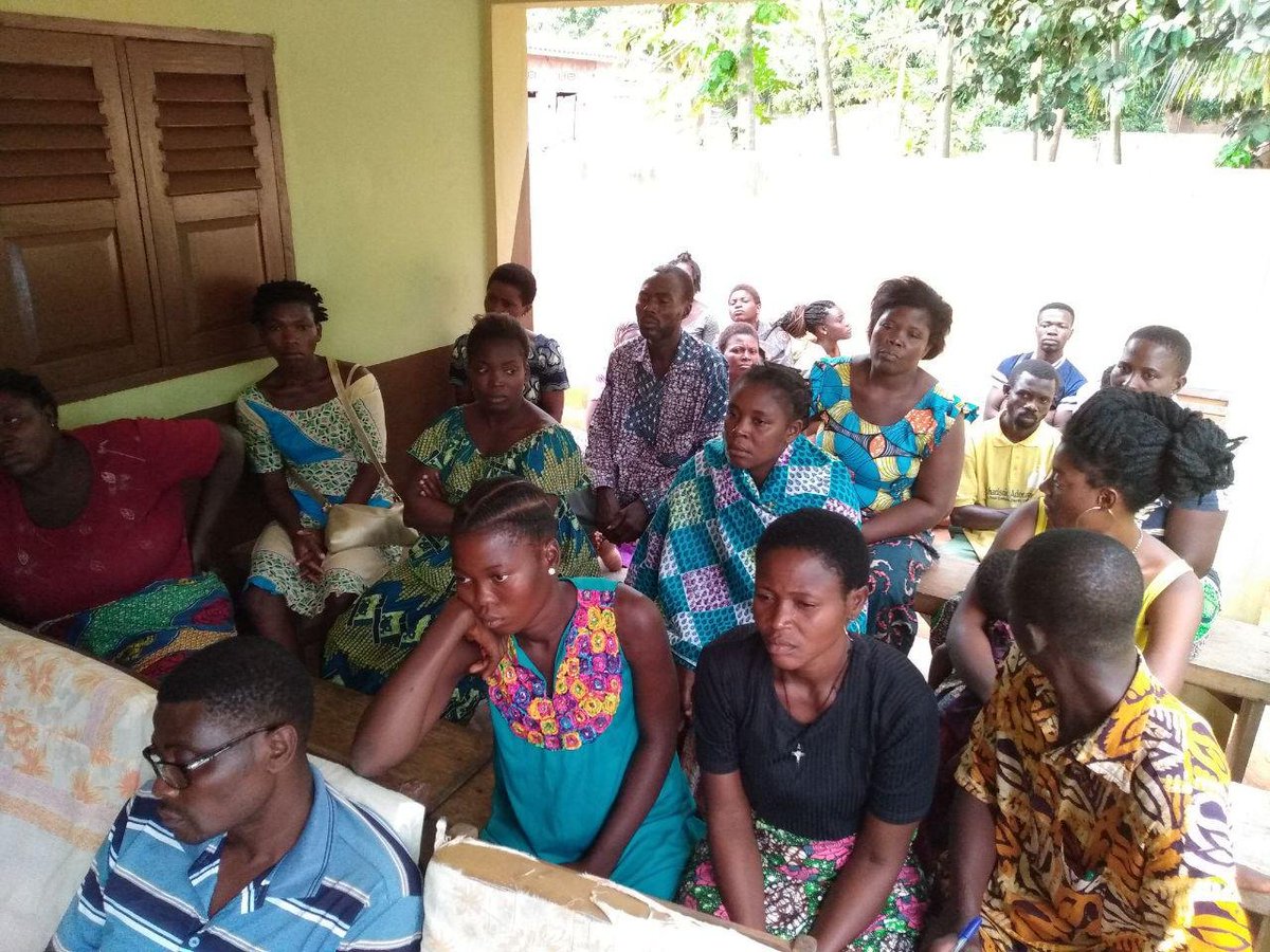 af_ruralwater's tweet photo. #Togo, #PASPEVO. Nous étions au contact de la population de #Vogan du 15-20/07/2019 pour une concertation sociale en vue de définir des solutions inclusives et intégrantes pour la fourniture de l'eau potable. #MairieVogan
#SEVES https://t.co/hicDeZsR2E