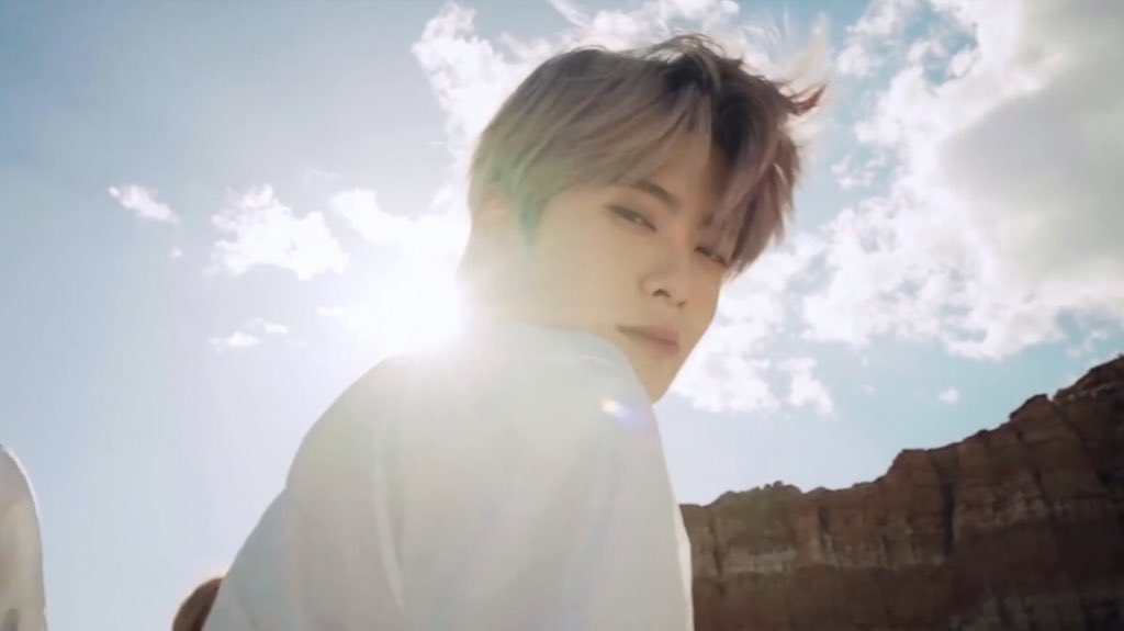 JAYME0214's tweet photo. 정재현 실물 후기 같았던 그런 장면 😻😻
#NCT127 #HighwayToHeavenMV https://t.co/sSKMz3m0qq