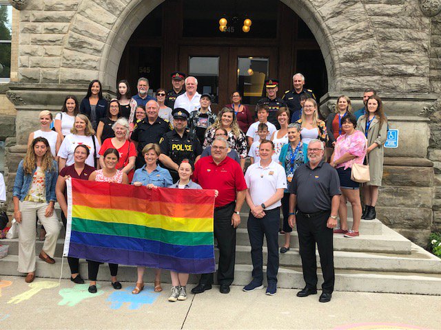 karen_vecchio's tweet photo. Proud to support St. Thomas- Elgin's Pride Flag Raising this morning in St. Thomas with numerous community members. Happy Pride St. Thomas- Elgin. Equality for All! 
#EML https://t.co/IVvgpRDuoX