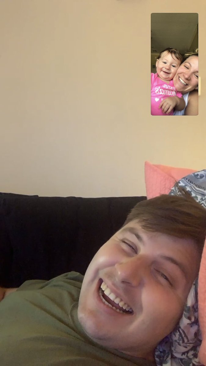 marcella_00's tweet photo. The face you make when your husband/daddy only has TWO days left in the Marine Corps &amp; is only FOUR days away from being back home for good❤️❤️❤️❤️❤️ https://t.co/WbKZcwwiG1