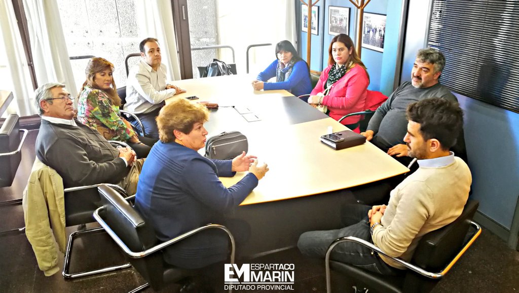 espartacomarin's tweet photo. Estamos reunidos con las/os compañeras/os de #SantaIsabel https://t.co/hGPrs1b6Dj