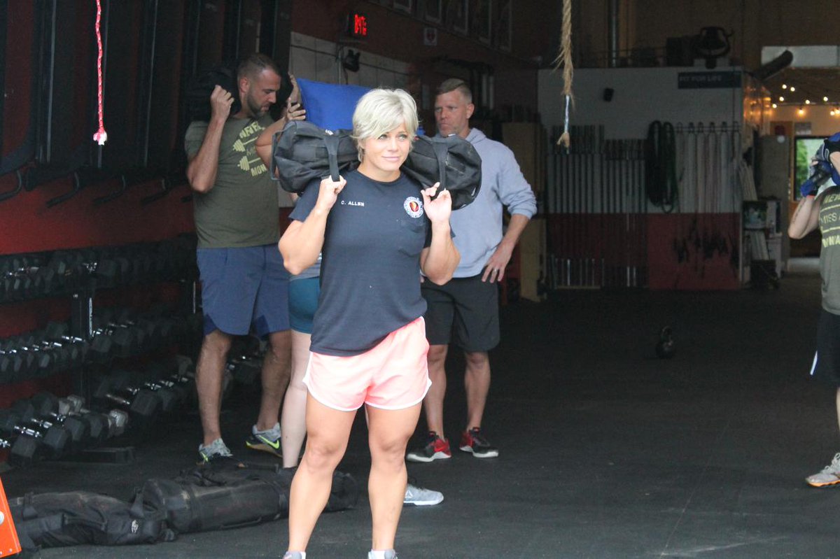 CrossFit43123's tweet photo. 👉👉All progress takes place outside the comfort zone!👊👊🏋🏋

 #Fitforlife #crossfit43085 #crossfit43112 #crossfit43123 #crossfit  #fitness #gym #fit #workout #FitFam #health #fitspo #healthyfood #WeightLoss https://t.co/QU91fq8mpS