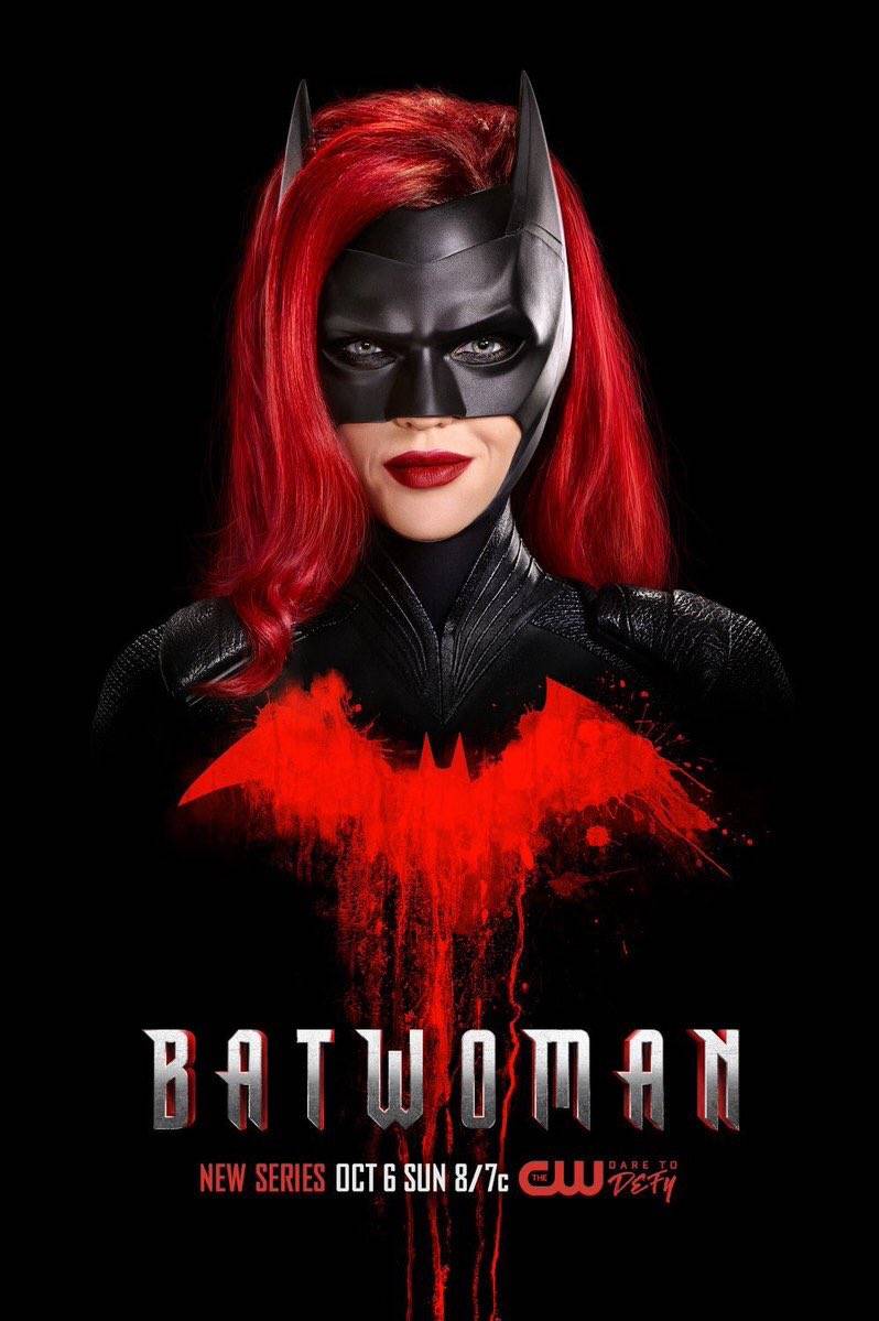 ADSLBlog's tweet photo. Nuevo póster de Batwoman, la nueva serie de The CW
#Batwoman #Arrowverso #Arrowverse #TheCW #CWSDCC #SDCC2019 https://t.co/2BCglqS4r9