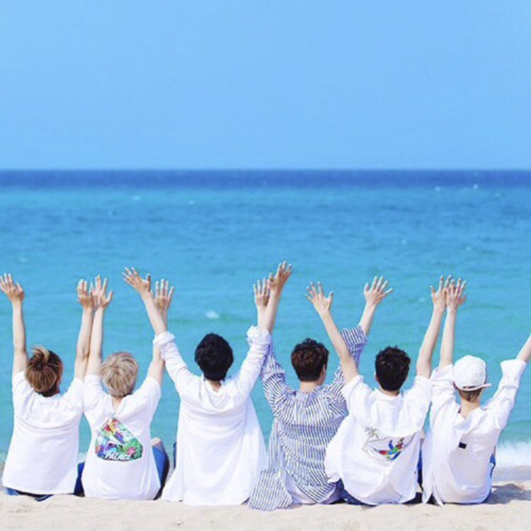 puppycatbin98's tweet photo. Has summer come yet? #ArohaSelcaDay @offclASTRO #ASTRO #아스트로 https://t.co/2wx98g9o9Z