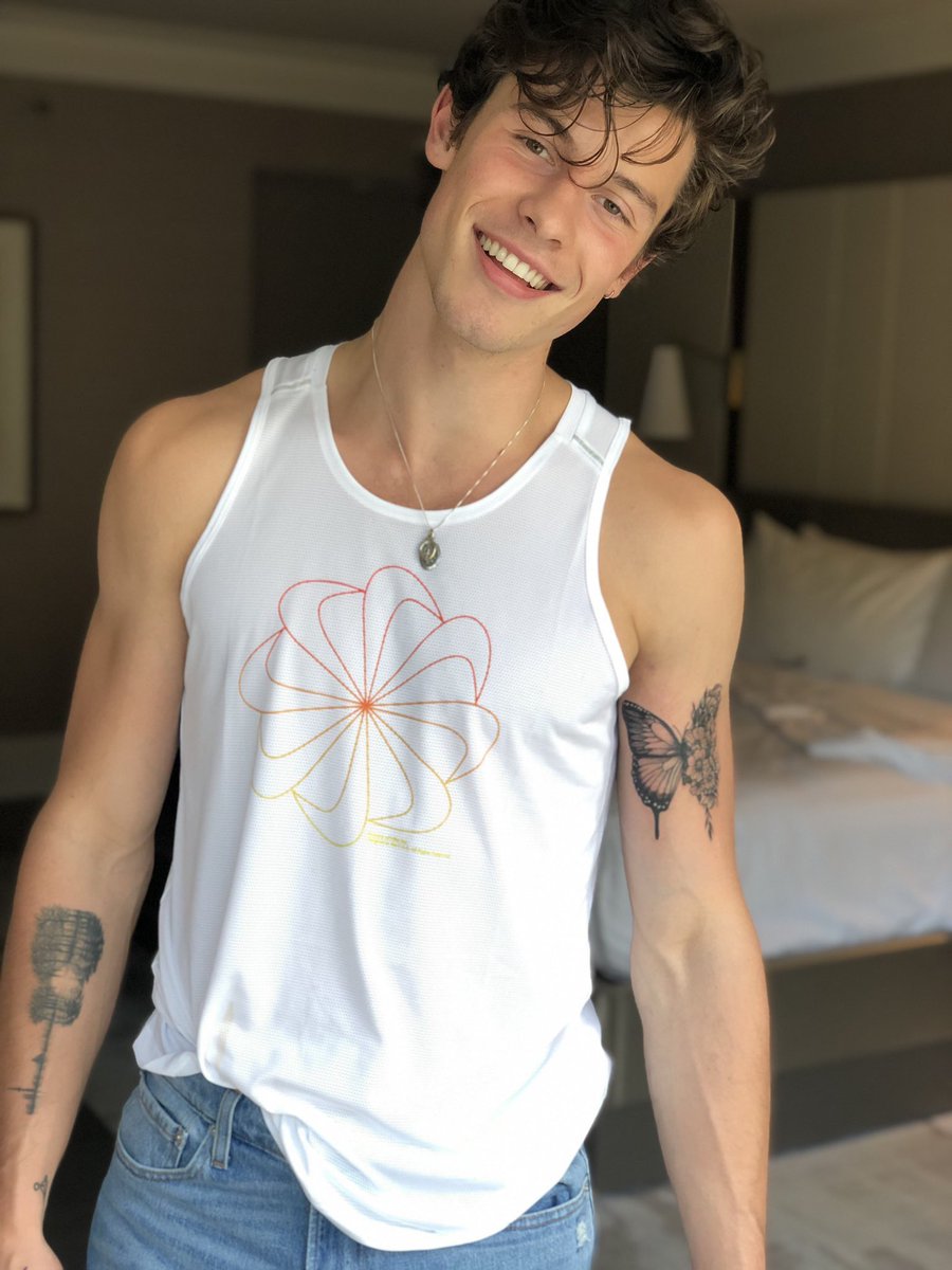 flickermutual's tweet photo. If shawn doesnt win and you didnt rt this you'd remember you had a chance to make him win but you didnt, but you still on time so DONT IGNORE THIS and RT &amp; REPLY with

#MTVHottest Shawn Mendes https://t.co/L4W7FlCIOD