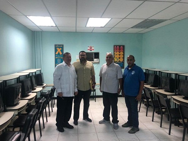 Se dio inicio del acondicionamiento de espacios  para el traslado del personal #RRHH desde #DITICLUZ hasta la #FacultadDeMedicina 

#FmedLUZ #SomosLUZ #AcondicionamientoDeEspaci