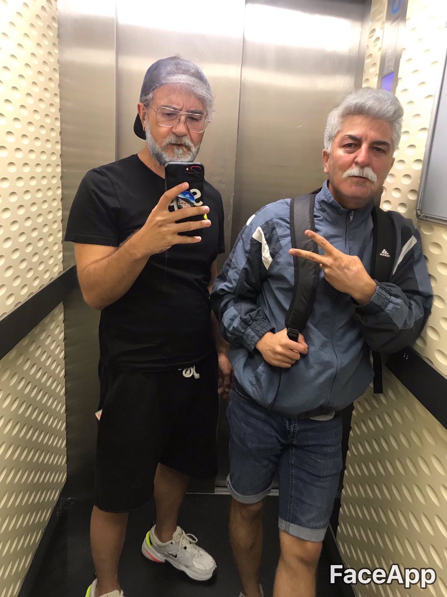 erenaksoyyy's tweet photo. Gençliğinizin değerini bilin #backin80s @zeyneltrchnn https://t.co/VuKnrhHiGl