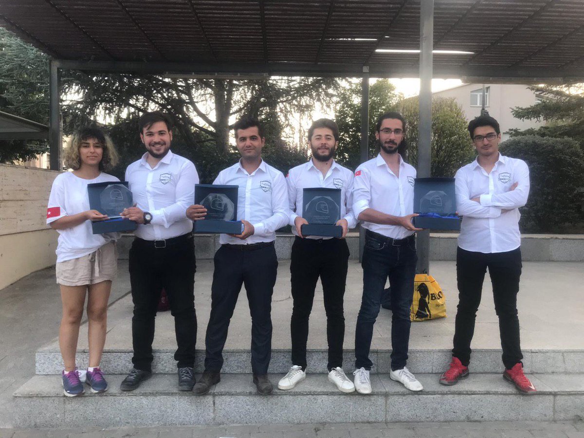 CukurovaRacing's tweet photo. Ödüllerimizle kareler! 🏅🏆
Images with our rewards! 🏅🏆
#cra3 #FSAE https://t.co/NAlnFNpin9