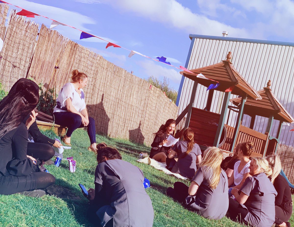 sfox2003's tweet photo. My kind of training evening! #summer #outdoors #sunshine #Snacks #heatwave #InspectionHandbook #OFSTED #outstanding #bethebest #Teamwork https://t.co/J33qU4BgzN